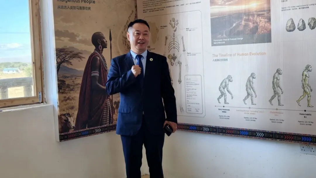 嘉宾在展厅内